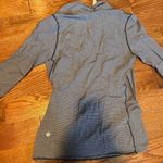 Lululemon  blouse Photo 3