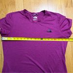 The North Face  Women's Active Fit Short Sleeve Tee T-shirt Magenta L EUC Gorp Photo 6