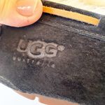 UGG  Women's Size 7 Dakota Suede Leather Slipper Black Slip On Moccasins Cozy EUC Photo 3