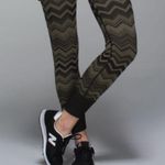 Lululemon Size 6 Green Chevron Ebb to Street Cropped Leggings Athletic Photo 0