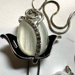 Silver tone tulip lariat necklace Photo 4