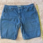Riders By Lee Mid rise Bermuda Jean shorts in size 18 M Photo 2