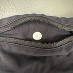 Lululemon Shorts Hotty Hot 2.5" High-Rise, Size 6 Photo 3