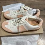 Clarks NWB  Leather Craftmatch Lo Sneaker Pale Peach‎ Size Women 9.5 School Retro Photo 3
