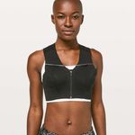 Lululemon  Enlite Hydraffinity Vest size small Photo 4