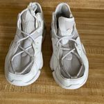 Reebok  Run.r 96 Sneakers in White Photo 2