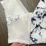 Old Navy  Black and White Compression‎ Cropped High Rise leggings Size Large Photo 2