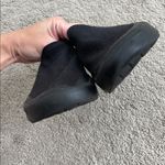 OOFOS Woman’s OOMG EEZEE Low Shoe Slip On Sneaker Black Size 6 Photo 4