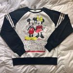 Disney mickey and minnie sweater Photo 0
