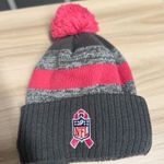 New Era On Field Seattle Seahawks Breast Cancer Awareness Pom Beanie NWOT Gray Photo 3