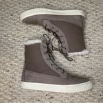 Timberland  Women’s Skyla Bay Fleece Fold-Down Lace-Up Boots in Taupe Nubuck 9.5 Photo 6