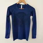 Lululemon  Swiftly Tech Long Sleeve Shirt 2.0 Gradient Block Psychic Navy Size 2 Photo 12