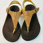 OluKai 'Eheu Thong Sandal in Kona Coffee Brown Leather size 6 Tan Photo 0
