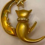 CAT AND MOON BROOCH WITH SMALL RHINESTONES GOLD TONED SHINY MOON MATTE CAT Photo 0