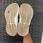 Oofos sneakers women’s size 7 White Photo 4