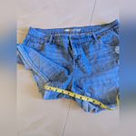 Old Navy  Boyfriend Denim Mid-Rise Ripped Jean Shorts - Size 14 Photo 9