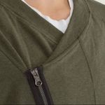 Lululemon Mula Bundle Wrap
Heathered Fatigue Green / Heathered Dark Grey Photo 3