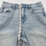 American Eagle  AE Mom STRIGID Jean High Rise Women’s Sz 4 Short (Light Wash) Photo 10