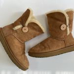 UGG  Bailey Button II Mid-Calf Sherpa Sheepskin Suede Boots in Chestnut Size 7 Photo 2