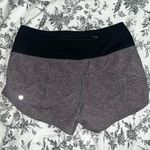 Lululemon  high rise speed up 2.5” shorts size 8 Photo 2