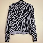 Nike  Zebra Print Long Sleeve Cropped Sweatshirt Pullover Top Black White M‎ Photo 4