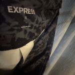 EXPRESS  TIE DYE YOGA XL LEGGINGS BLACK & GRAY SUPER SOFT!! Cropped & high waist Photo 4