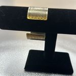 Bracelet adorable silver tone with elephants on it and very good condition.​​ Photo 1