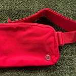 Red lulu everywhere belt bag 1L Photo 1