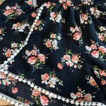 Love Tree Floral elastic shorts Photo 1