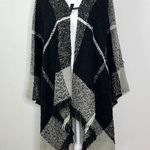 Woven Heart  Fringe Plaid Poncho NWOT Photo 0