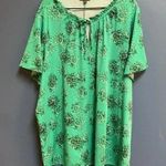 Lane Bryant WO SIZE 26/28 SHORT SLEEVE SOFT FLOWY TOP KELLY GREEN GEO DESIGN Photo 2