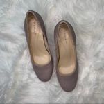 Tahari   Fawn suede platform pumps‎ sz 6.5 Photo 1
