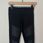 Alo Yoga high rise Moto leggings small Photo 4