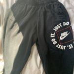 Nike Sweatpants Photo 0