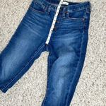 Madewell Women's dark wash Blue Jeans  9” mid rise skinny 26 button fly 28”inseam Photo 4