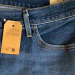 Levi's  Size 22W Women’s Plus Shaping Mid Rise Shaping Bermuda Shorts. New Photo 5