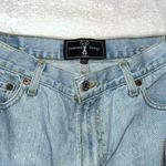 American Vintage  high rise jean shorts Photo 4