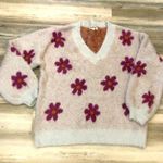 Listicle , oversized Large, NWOT, fuzzy warm sweater with daisies Photo 0