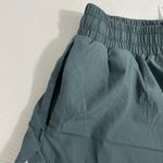 Alphalete NWT Porcelain Grey Compression Lined Stride Running Shorts Size SMALL Photo 6