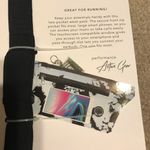 Jessica Simpson  running phone key waist band purse Photo 2