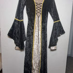 Elegant Black and Gold Lace Photo 0