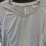 Mondetta  Running Shirt With Hand Warmers Photo 3