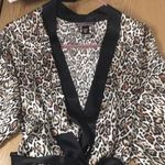 Victoria's Secret Women Victoria’s Secret Animal Print Lightweight Silky Satiny Robe Size Xs/Small Photo 1