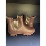 Serra Plum Women's Chelsea Rain Boots Elastic Side Panels & Lugged Sole Size 8 Photo 5