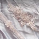 2pc Women's White Embroidered Flowers Lace Garter Photo 1
