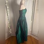 Vintage Emerald Green Sleeveless Sweetheart Prom Gown Photo 1