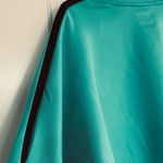 Under Armour Cropped running top NWT Photo 3