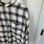 American Eagle Outfitters Grey and Cream Plaid Lightweight Flannel Shirt Size M Photo 4