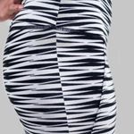 Satva NWT  Cassie Capri In Arrow Print Photo 3