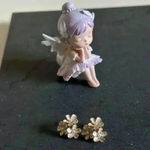 Gradient Triple Flower With Pearls Earrings Gold Photo 5